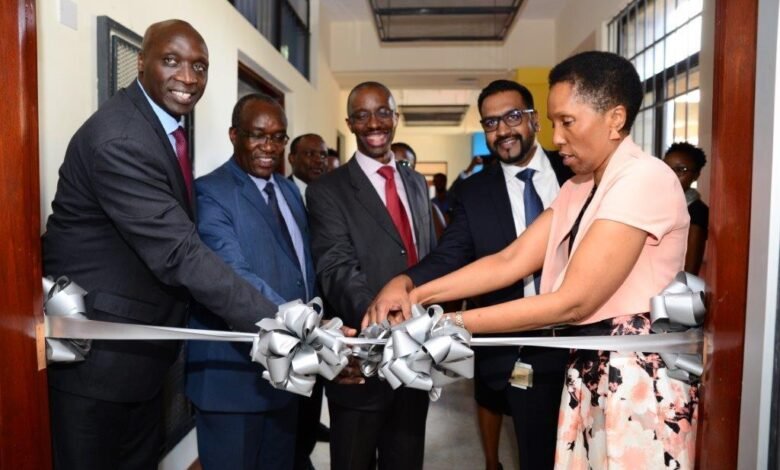 David Bunei, General Manager (GM) for Cisco East Africa and IOI explains how the Cisco EDGE Hub works to Dr. Katherine Getao, CEO ICT Authority.