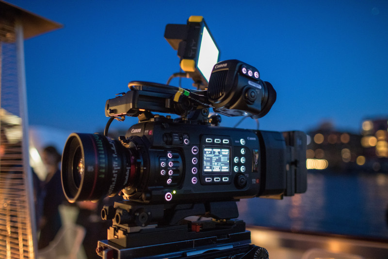 Canon will begin a three-month knowledge-sharing initiative with over 42 pro-video webinars called Canon Tech Talk Series for the film market in Africa. On August 11th, the first webinar will feature Canon’s Amine Djouhara, alongside African film legends Hamoudi Laggoune and Kunle Afolayan