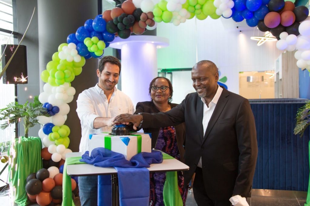 Standard Chartered launches Co-shared Space Banking Model with ArtCaffe