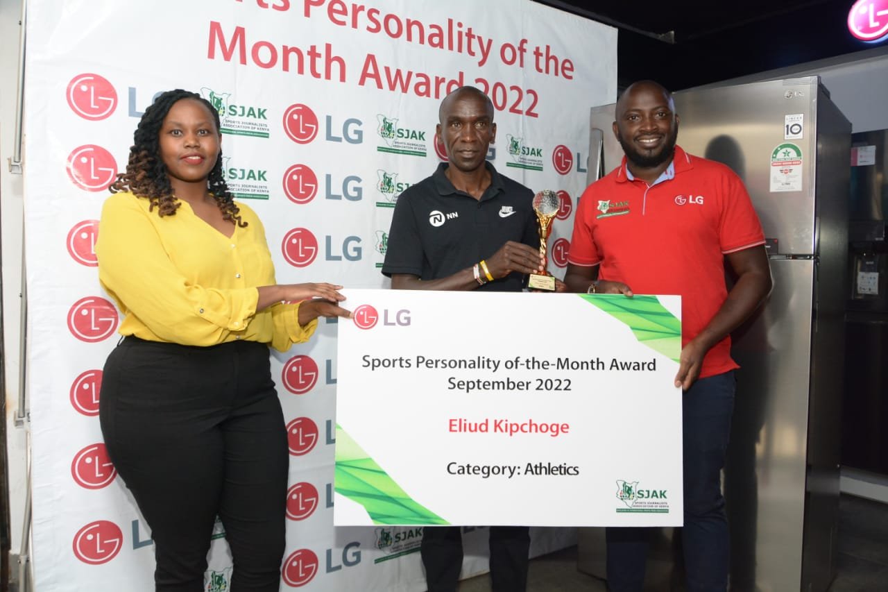 LG Kenya awards Marathoner Eliud Kipchoge with fridge & water dispenser