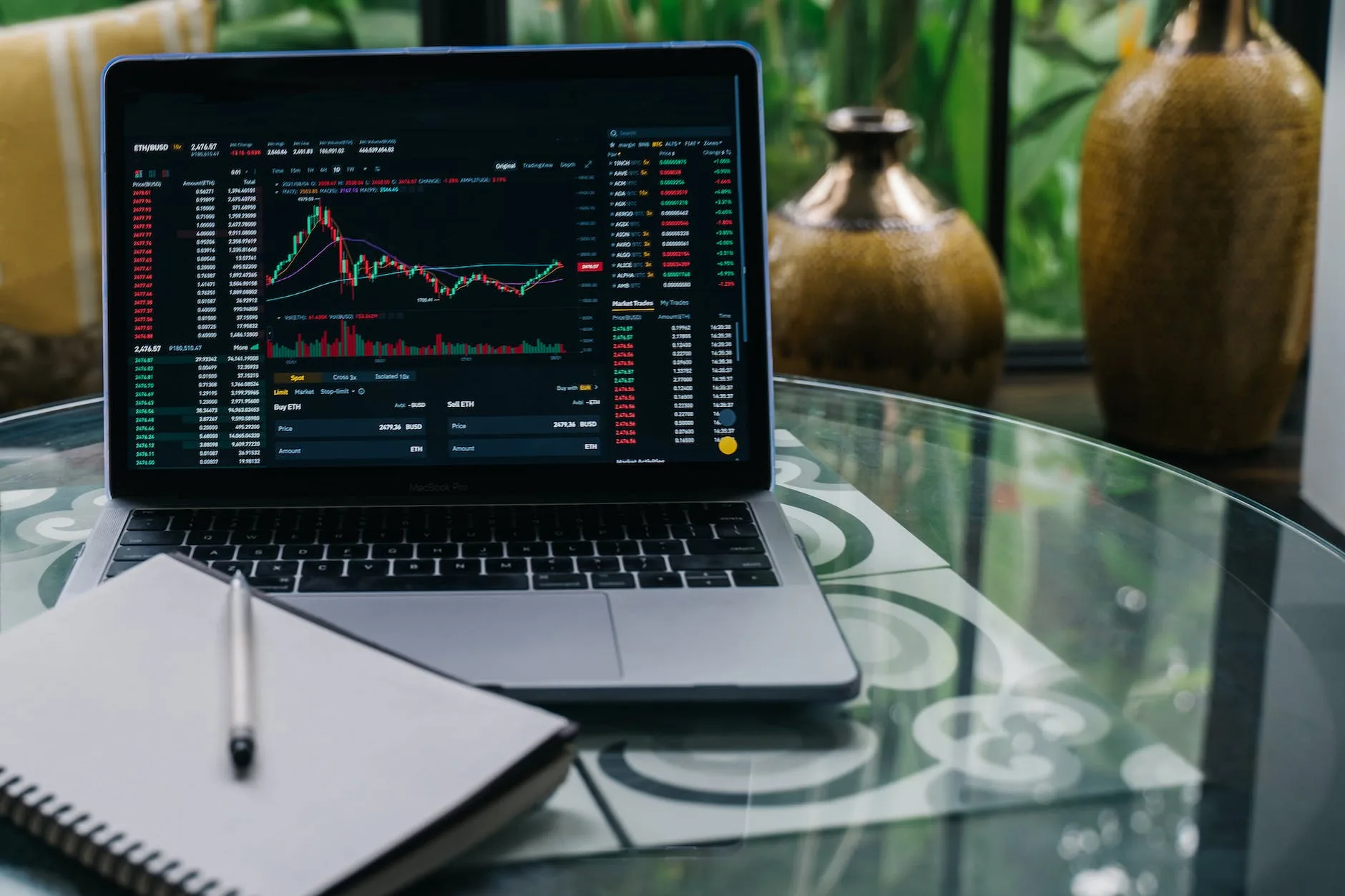 How to Choose The Platform to Trade Online cryptocurrency chart displayed on a laptop