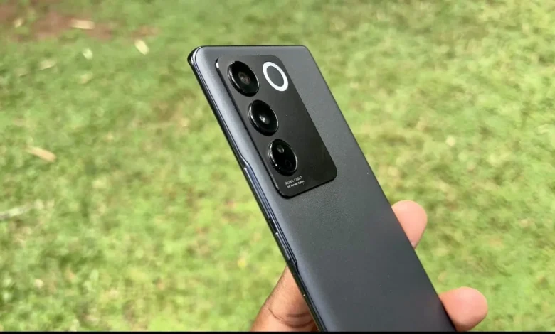In-Depth Review: Vivo V27 Shines Bright in the Mid-Range Segment