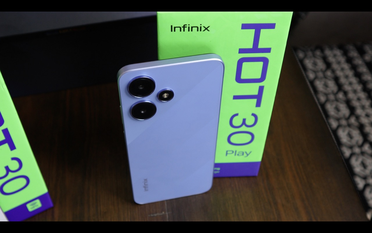 Infinix HOT 30 Play Review; Battery King