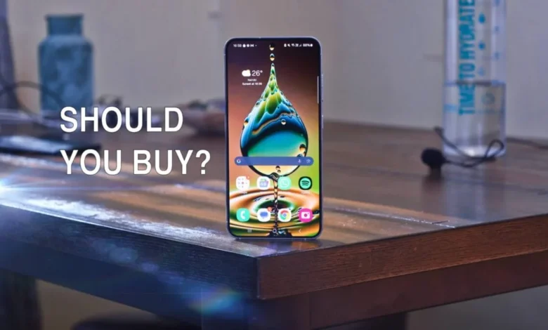 Samsung S24 Review: Compact, Beautiful, Expensive