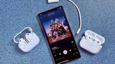 Samsung Dual Audio lets Galaxy devices stream to two Bluetooth headphones or speakers simultaneously, enabling shared audio experiences without extra accessories.