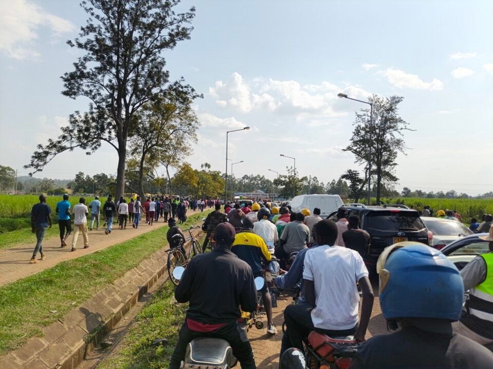 Fans-leaving-Complex-in-Mumias