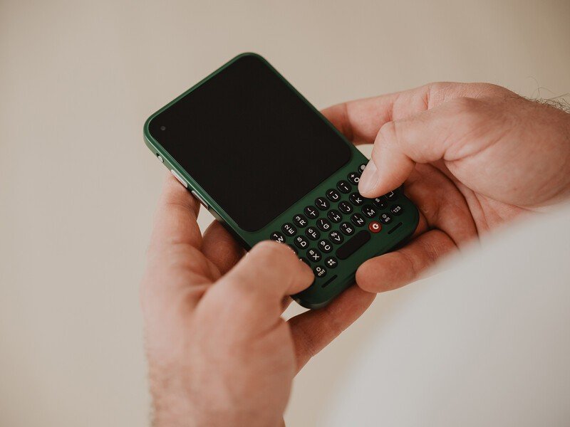 Meet the Clicks Communicator: A companion phone designed to kill distractions. Features a physical keyboard, 4-day battery, and no noise.