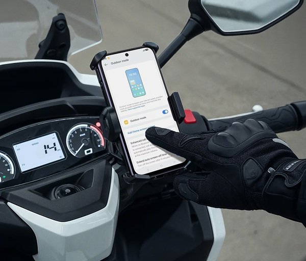 OPPO-A6x-glove-touch