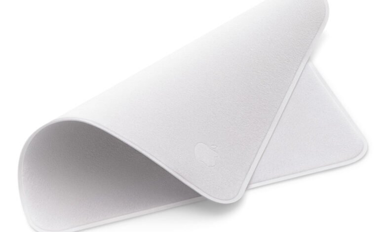 Apple halved its Polishing Cloth price to $9 with no announcement, on the same day Mac prices went up.