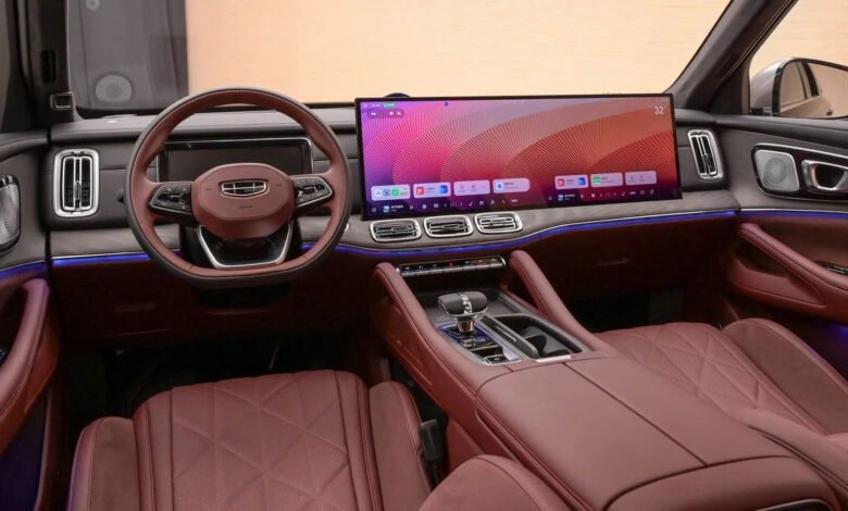Geely revealed the Xingyue L Plus on 5 September with Flyme Auto, a Snapdragon 8295, roof lidar and no plug.