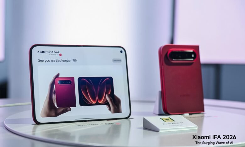 Official Xiaomi 18 Fold images show a 5.38-inch cover screen, 7.58-inch folding display and a pill-shaped triple camera module