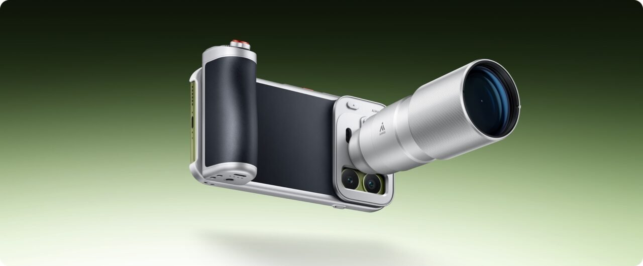 Honor's 500mm G500 lens costs about USD 370 or KES 48,300 with grip. The G200 costs about USD 150 alone.