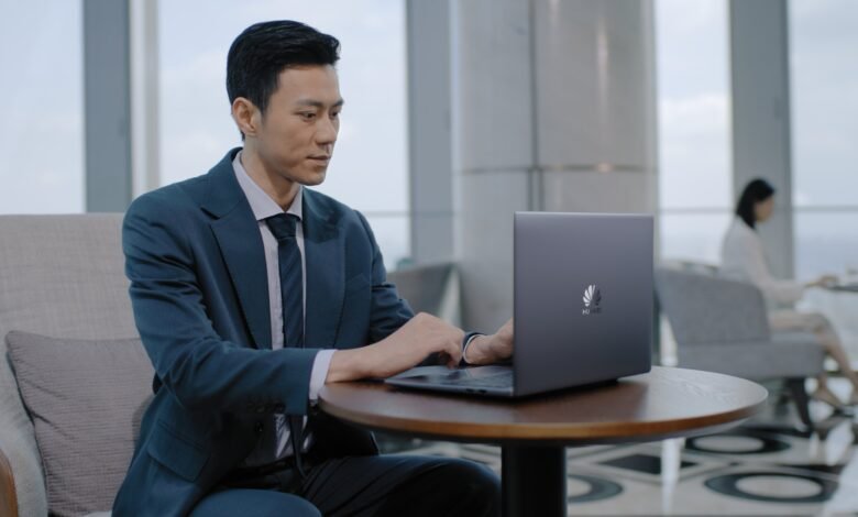 Huawei's Qingyun L420z challenges the MacBook Neo with a 120Hz OLED touchscreen, 70Wh battery and significantly more connectivity options.