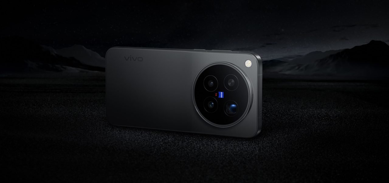 vivo's X500 Pro Max brings a 200MP zoom camera, 8,000mAh battery and 2nm chip, starting at CNY 6,999 in China.