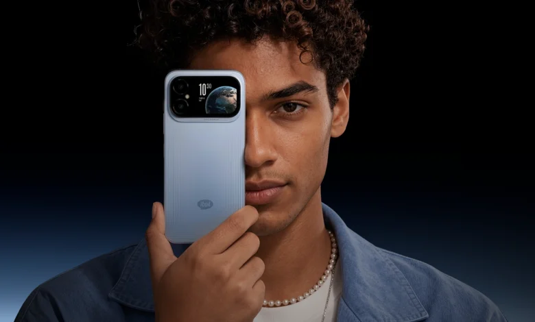 itel's A300+ has a rear screen for framing selfies with its main camera, plus a 7,000mAh battery and Indonesian pricing.